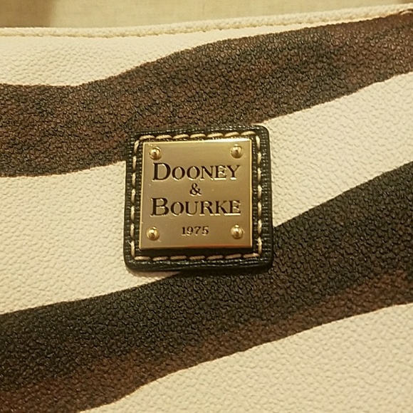 NWOT AUTHENTIC Dooney & Burke Purse - Picture 2 of 7